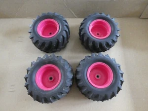 RUEDAS Y NEUMÁTICOS DELANTEROS Y TRASEROS TAMIYA BUSH DEVIL ROSA ESCALA 1/10 - Imagen 1 de 11