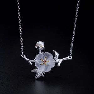 I04 Collier Blütenzweig aus Silber 925 Blüte aus Zirkonia Kristall und Perle - Bild 1 von 6