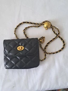 Lässige Gürteltasche mit Hüftriemen und Kettenriemen - schwarz - Damen - Bild 1 von 5