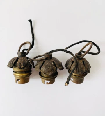 3 anciennes griffes de tulipe en fer forgé pour lustre lampe période art déco - Photo 1/4