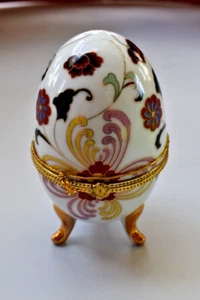 1970s Vintage Porcelain EGG TRINKET BOX/Ring Hinged Easter 4" Footed Gold Gild - Picture 1 of 7