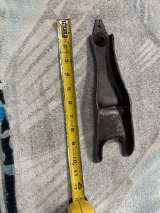 1964 65 66 66 1968 FORD MUSTANG 260 289 SMALL BLOCK V8 CLUTCH FORK GOOD SHAPE - Picture 1 of 8