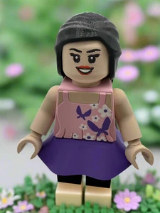 3D Printed Generic Girl w/ Skirt Large Scale 8.5"- 9.5" Minifigure - Picture 1 of 10