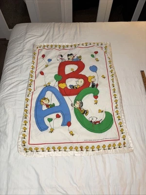Manta de cuna delgada 30x42 de colección Peanuts ABC Charlie Brown personaje Snoopy Foto 1 de 4