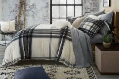 UGG Dakota Plaid Cotton Flannel King Duvet Comforter Set Navy Ivory - Image 1 of 4