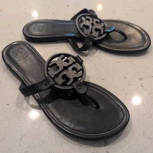 Tory Burch Crystal Embellished Miller Leather Thong Sandal Black Sz 9 M Designer - Picture 1 of 9