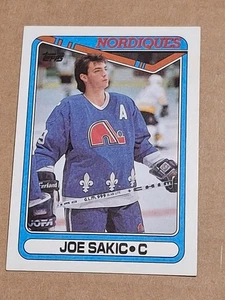 1990-91 JOE SAKIC TOPPS NHL HOCKEY CARD #384 QUEBEC NORDIQUES COLORADO VALANGHE - Foto 1 di 2