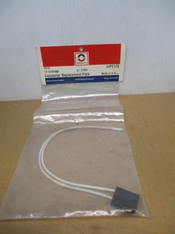 PT175 AC Delco 12101903 Dome Light CONNECTOR - Image 1 of 2