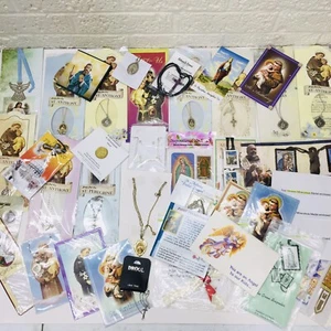 40 Stück!! ALLE VERSIEGELT NEU!! Christliche Kreuze Skapuliere Medaillen Rosenkranz Reliquien usw. - Bild 1 von 12