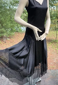 VINTAGE 1920 ART DECO INKY BLACK SILK SATIN DRESS WITH FISH NET HEM - Picture 1 of 9
