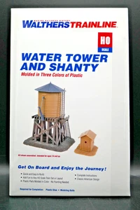 Kit de construcción de torre de agua y chabolas HO Walthers Trainline - Imagen 1 de 5