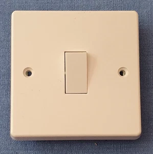 CONTACTUM 10A 1 Gang 2 Way Switch to BS3676 - Picture 1 of 4