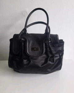 Bolso de hombro Moshino clásico de cuero para mujer 2 asas bolso con bloqueo giratorio. - Imagen 1 de 10