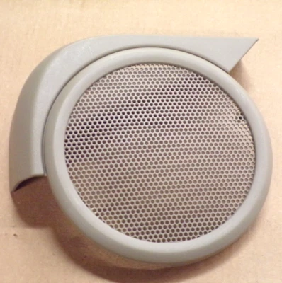 2013 jeep patriot door speaker cover grille ( passenger rear ) 2011-2017 - Image 1 of 2
