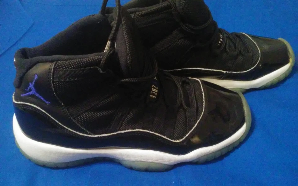 Zapatilla deportiva Nike Jordan 11 Retro Space Jam negra de caña alta talla 4,5 años S/N378038-003 Foto 1 de 4
