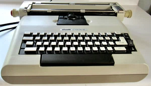 Máquina de escribir Olivetti Lexikon 82 1973 - Imagen 1 de 9