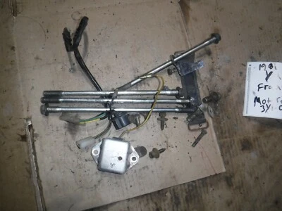 Yamaha 1981 XT250 XT 250 pernos de cabeza faro cola de cerdo correa Foto 1 de 4