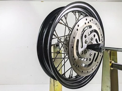 2018 Harley FLHCS Softail Heritage 115th 16x3 后轮圈 - 阅读 40900488 — 第 1/4 张图片