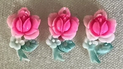 ВИНТАЖНЫЕ ЦЕЛЛУЛОИДНЫЕ РОЗОВЫЕ КАБОШОНЫ, ЯПОНИЯ 1950-е, 3 шт., РАСПИСАННЫЕ ВРУЧНУЮ 18 мм 3/4 дюйма - Изображение 1 из 4