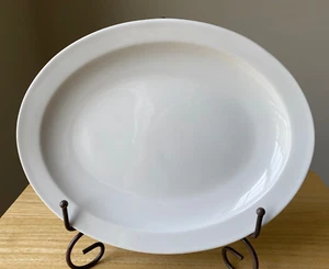 POTTERY BARN SUPPERTIME 11.25" x 9" White Oval Platter - GUC - Picture 1 of 2