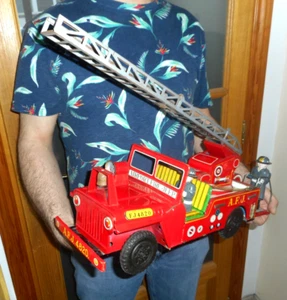 ULTRA RARE vintage tin toy MITSUHASHI Japan AIRPORT FIRE JEEP - 48cm long - 60s - Picture 1 of 23