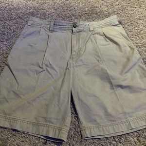 Izod Saltwater Shorts Men’s Size 34 Tan Khaki Pleated Casual Pockets - Picture 1 of 4