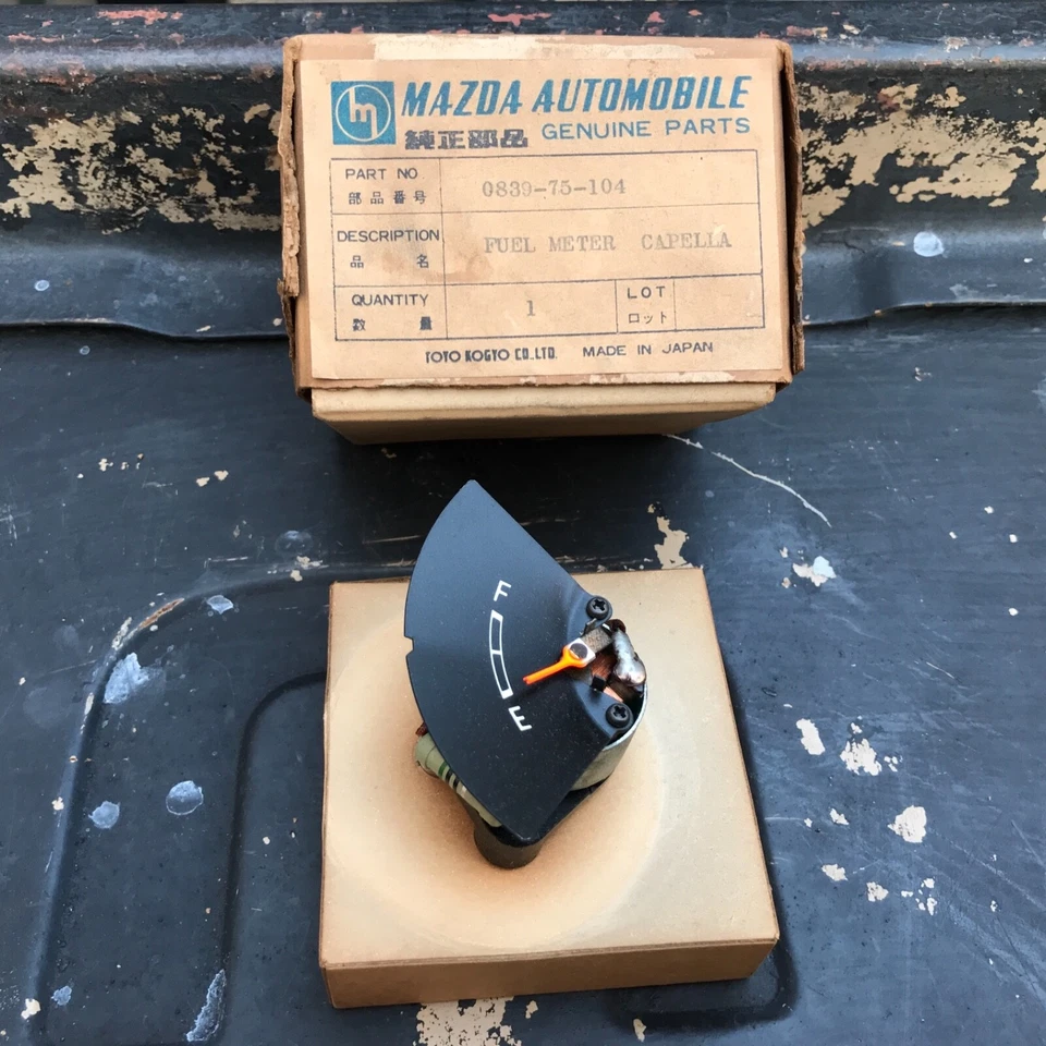 MAZDA CAPELLA 616 Gauge Oil Genuine Parts NOS JAPAN - Imagem 1 de 4