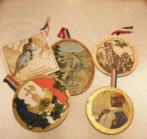 lotto 5 MEDAGLIE FRANCESI GRANDE GUERRA MONDIALE 1914 1918 RACCOLTA FONDI BENEFICENZA GIORNI tubercolosi - Foto 1 di 2