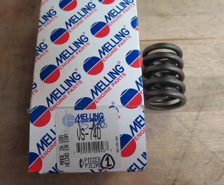 Sealed Power VS-740 Valve Spring. Fits: Chevy V8 1973-74 (06-C-5) - Image 1 of 1