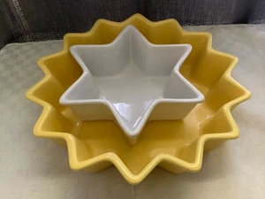 Chantal Stoneware 7” White Star & 10” Yellow Sunburst Baking Casserole Dishes - Picture 1 of 14