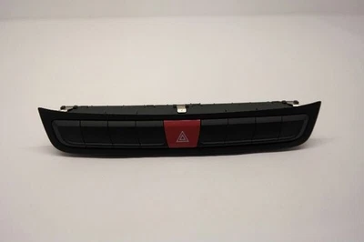 BOTÃO INTERRUPTOR DE PERIGO JEEP RENEGADE 2015  - Imagem 1 de 4