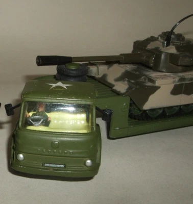 Corgi 1135 Bedford Heavy Equipment Transporter + Tank - Image 1 of 4