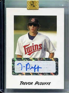 2004 Just Minors Rookies TREVOR PLOUFFE non circolato Auto Rookie SP RC - Foto 1 di 1