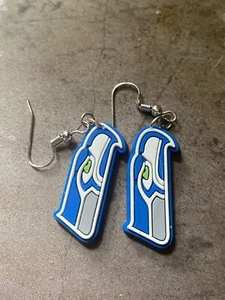 Seattle Seahawks football team dangle earrings pair - Picture 1 of 1