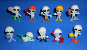 Glow in the Dark ALIEN OLYMPICS Set of 10 Mini Surprise FIGURINES LGM Martians - Picture 1 of 6