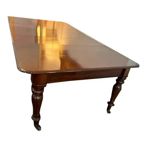 8 Seater English 19th Century Mahogany Flame Extending Dining Table Cover