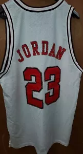 Michael Jordan Jersey Mens Large Chicago Bulls Throwback Stitched Air Jordan #23 - Picture 1 of 12