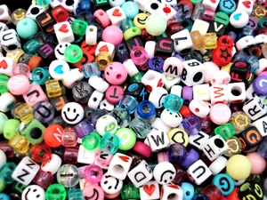 Alphabet/Pony Beads 250pc Mix Round/Cube Kids DIY Jewellery Party - Picture 1 of 3