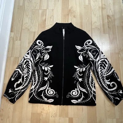 Chaqueta Chicos Talla 0 Pequeña Blanca y Negra Floral Paisley Cremallera Frontal  Foto 1 de 4