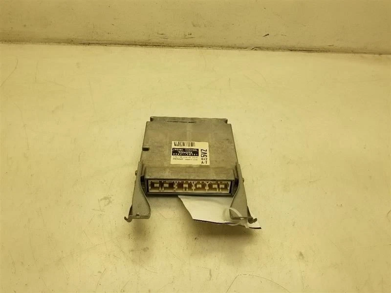 Toyota 1998 motor 4 corredores módulo de control electrónico montaje ECM  Foto 1 de 4