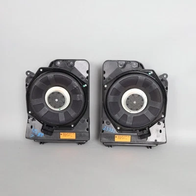 Пара напольных динамиков сабвуферов BMW 228i 230i 320i 328i 335i 65139210151 от оригинального производителя б/у - Изображение 1 из 4