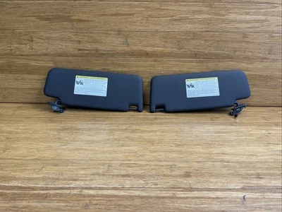 2017-2025 Audi A3 conjunto de visor solar dianteiro esquerdo direito preto fabricante de equipamento original - Imagem 1 de 4