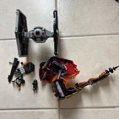 LEGO 75300 y 70653 Imperial Fighter Ninjago no completo Foto 1 de 4