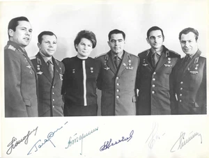 Vostok Cosmonaut Gagarin Titov PopovichNikolaev Tereshkova Bykovsky Signed Photo - Picture 1 of 5