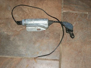 82-92 Camaro firebird Power Hatch Release assembly solenoid - Bild 1 von 4