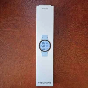NEW Samsung Galaxy Watch FE 40mm Smartwatch - Blue - UK Model - BNIB & SEALED!! - Zdjęcie 1 z 15