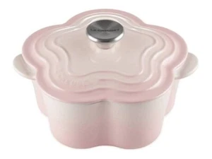 Le Creuset Flower Cocotte Cast Iron 2.25-qt, Shell Pink - New in Retail Pkg - Picture 1 of 7