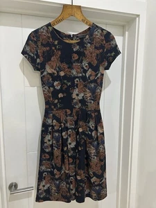 Peruvian Connection Navy Blair Floral Jersey Dress XS 8 Has Pockets Knee Length - Picture 1 of 6