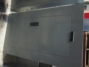 Siemens Main Lug Circuit Breaker Panel BG42ML4100STM 100A Max 208Y/120V 3Ph 4W - Picture 1 of 5