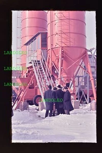 Dia Leipzig 1961 Szene Messe rote Silos Besichtigung? - Picture 1 of 1